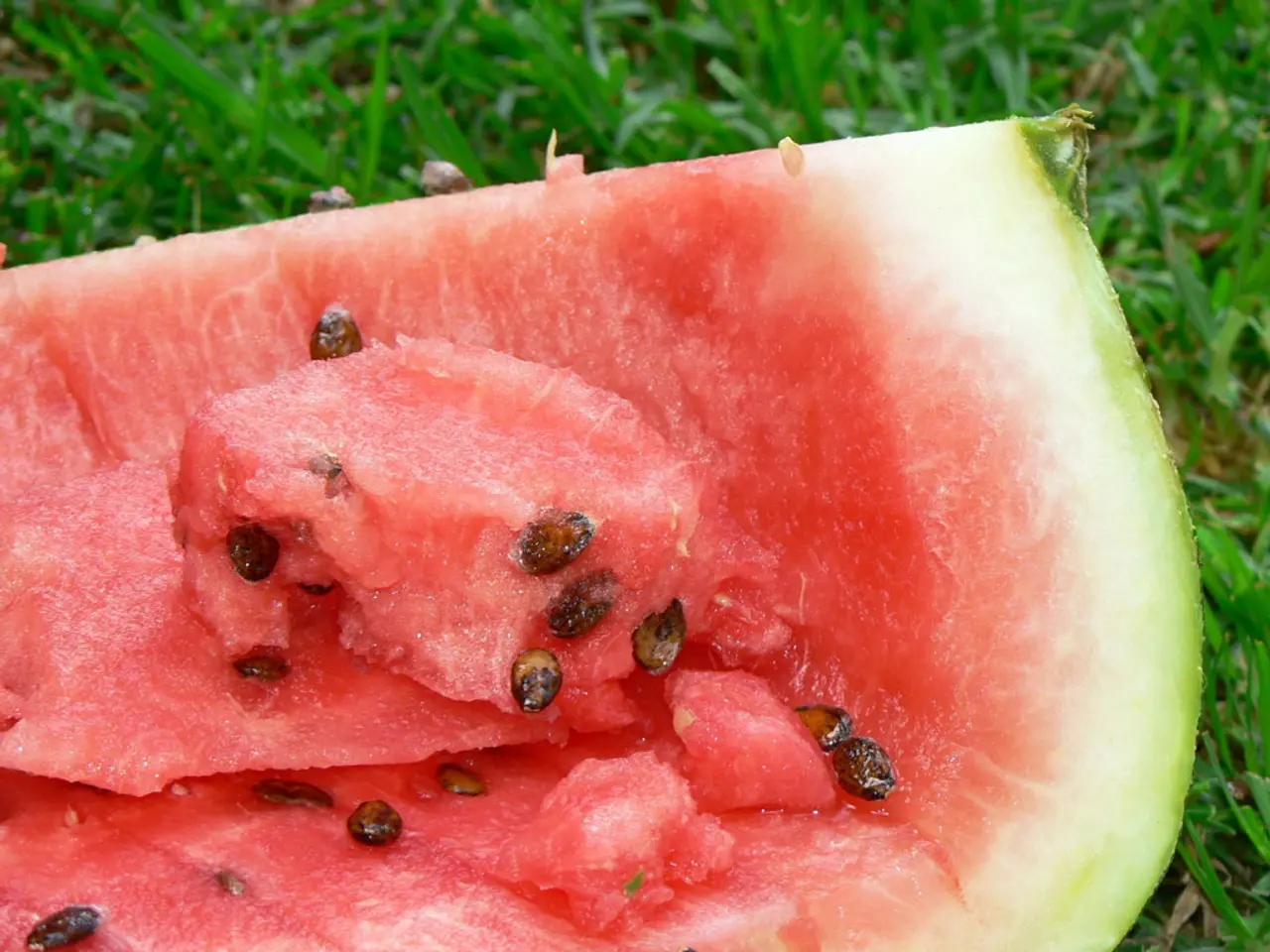 Watermelon's role in promoting weight loss and additional health-related content