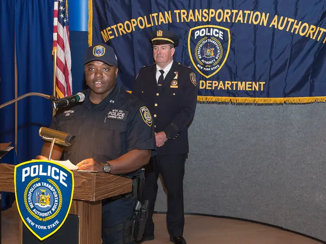 Law enforcement officers in Bremen-Walle confronted by a mentally distressed individual