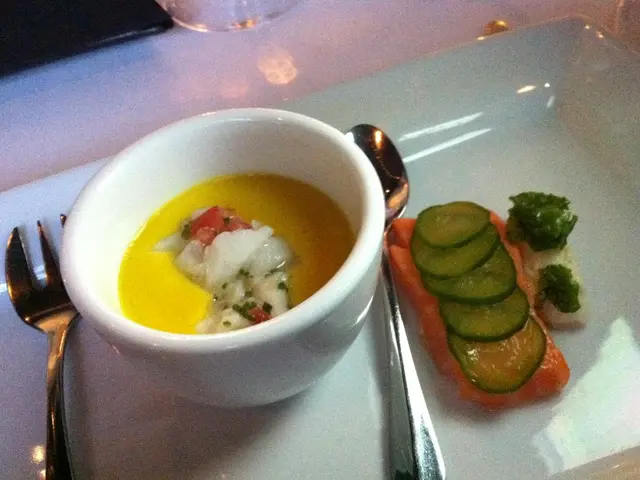 Uncovering the Six Notable Advantages of Bone Broth Consumption