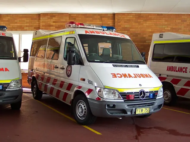 Leaking oxygen bottle causes harm to a smoker