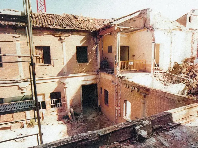 Worker plummets from a ladder, resulting in fatal injuries