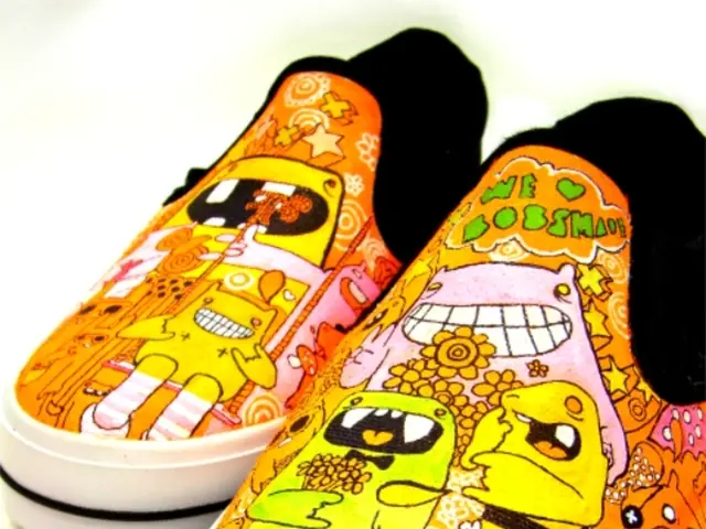 Top-tier footwear for male walkers, covering city streets, trails, and various terrains alike