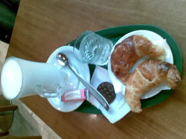 A variety of edibles and beverages might assist in alleviating headaches.