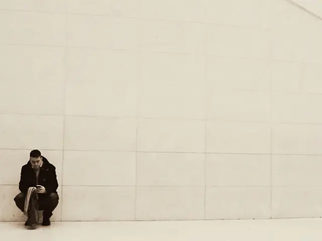 Alternative Exercises for Saving Your Knees: A Trainer Recommends Four Different Squat Variations...