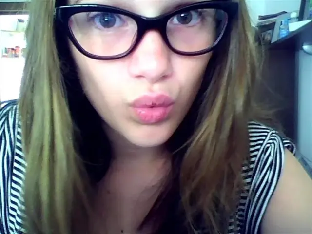 Crafting Artificial Eyes: A Timeless and Intimate Skill in Prosthetics