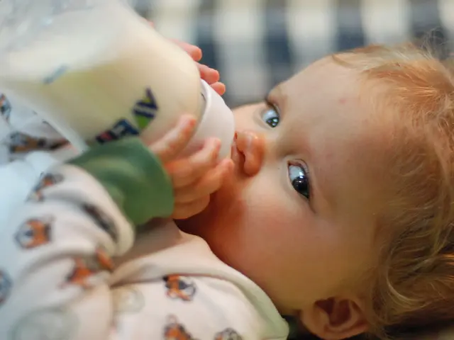 Quantity and advantages of milk for toddlers, with information on different types