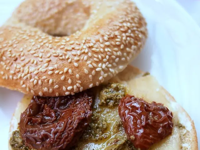 Tainted meat from Kazakhstan found in kids' meals, claims Turkmen news outlets.